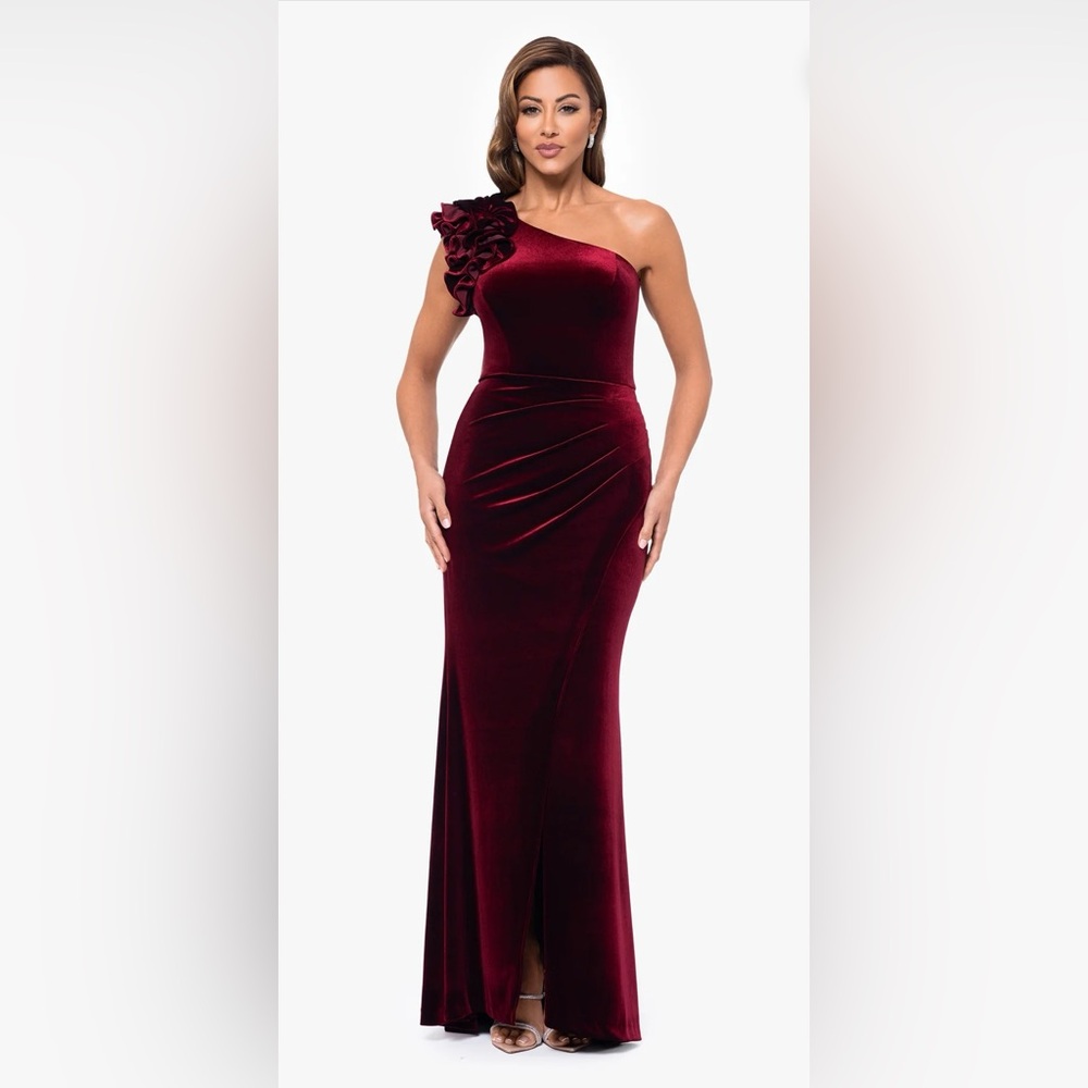 Xscape One Shoulder Velvet Dress in Burgundy